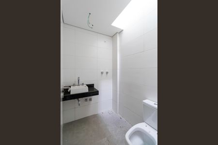 Casa de condomínio à venda com 350m², 4 quartos e 3 vagas Casa de condomínio à venda com 350m², 4 quartos e 3 vagasBanheiro Suíte 1