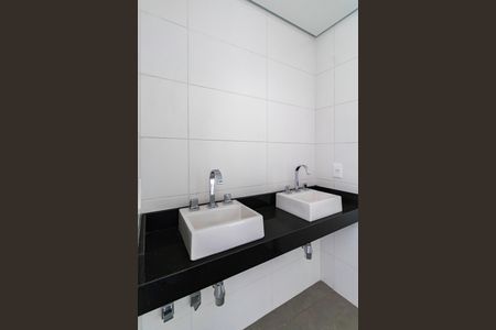 Casa de condomínio à venda com 350m², 4 quartos e 3 vagas Casa de condomínio à venda com 350m², 4 quartos e 3 vagasBanheiro Suíte 3