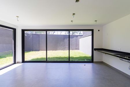 Casa de condomínio à venda com 350m², 4 quartos e 3 vagas Casa de condomínio à venda com 350m², 4 quartos e 3 vagasÁrea comum