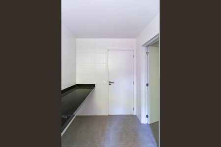 Casa de condomínio à venda com 350m², 4 quartos e 3 vagas Casa de condomínio à venda com 350m², 4 quartos e 3 vagasÁrea de Serviço