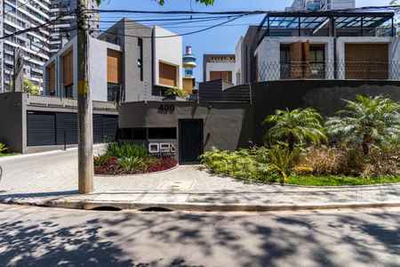 Casa de condomínio à venda com 350m², 4 quartos e 3 vagas Casa de condomínio à venda com 350m², 4 quartos e 3 vagasÁrea comum