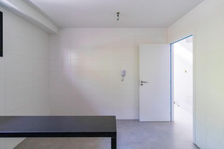 Casa de condomínio à venda com 350m², 4 quartos e 3 vagas Casa de condomínio à venda com 350m², 4 quartos e 3 vagasCozinha