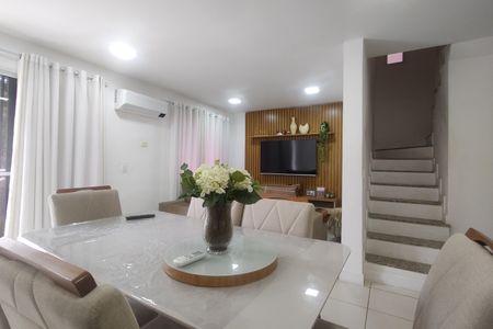 Sala de casa de condomínio à venda com 5 quartos, 140m² em Freguesia (jacarepaguá), Rio de Janeiro