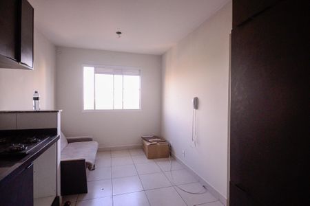 Sala/Cozinha  de apartamento para alugar com 2 quartos, 36m² em Parque Fongaro, São Paulo