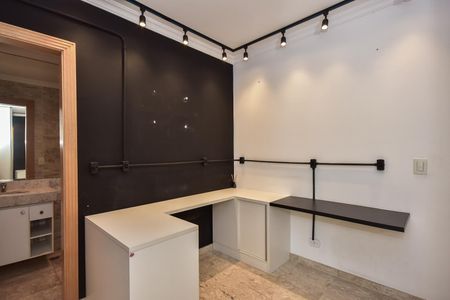 Apartamento à venda com 163m², 3 quartos e 3 vagasSuíte 2