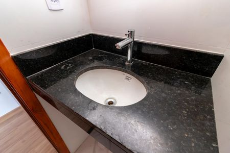 Apartamento à venda com 52m², 2 quartos e sem vaga Apartamento à venda com 52m², 2 quartos e sem vagaBanheiro