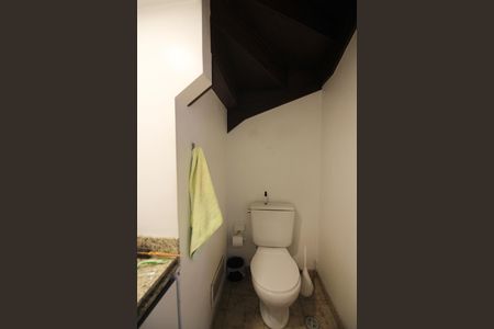 Casa de condomínio à venda com 120m², 3 quartos e 2 vagasLavabo