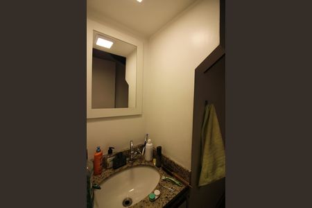 Casa de condomínio à venda com 120m², 3 quartos e 2 vagasLavabo