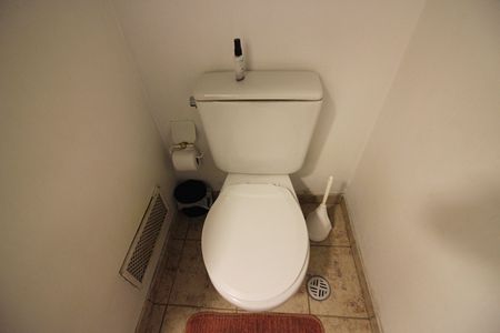 Casa de condomínio à venda com 120m², 3 quartos e 2 vagasLavabo