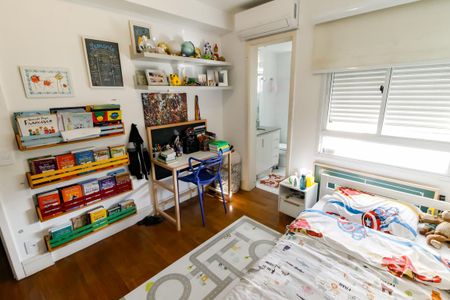 Apartamento à venda com 141m², 3 quartos e 2 vagasSuíte 1