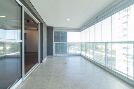 Apartamento para alugar com 140m², 3 quartos e 2 vagas Apartamento para alugar com 140m², 3 quartos e 2 vagasVaranda