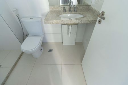 Apartamento para alugar com 140m², 3 quartos e 2 vagas Apartamento para alugar com 140m², 3 quartos e 2 vagasBanheiro da Suíte 2