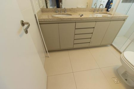 Apartamento para alugar com 140m², 3 quartos e 2 vagas Apartamento para alugar com 140m², 3 quartos e 2 vagasBanheiro da Suíte 3