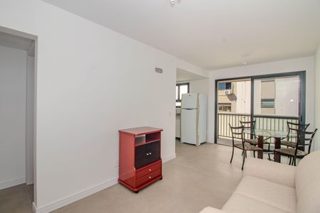 Apartamento à venda com 106m², 2 quartos e 1 vaga Apartamento à venda com 106m², 2 quartos e 1 vagaSala