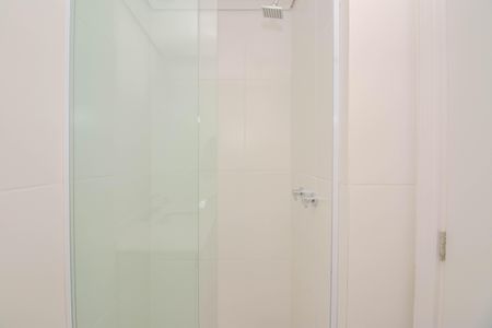 Apartamento à venda com 106m², 2 quartos e 1 vaga Apartamento à venda com 106m², 2 quartos e 1 vagaBanheiro da Suíte