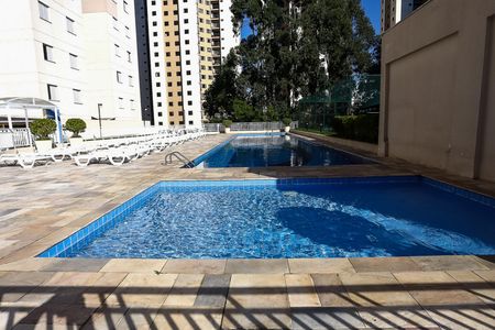 Apartamento à venda com 52m², 2 quartos e 1 vaga Apartamento à venda com 52m², 2 quartos e 1 vagaÁrea comum - Piscina