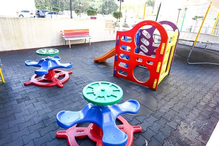 Apartamento à venda com 52m², 2 quartos e 1 vaga Apartamento à venda com 52m², 2 quartos e 1 vagaÁrea comum - Playground