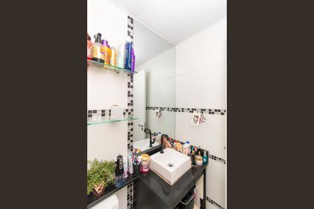 Apartamento à venda com 61m², 2 quartos e 1 vaga Apartamento à venda com 61m², 2 quartos e 1 vagaBanheiro da Suíte