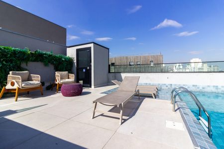 Apartamento à venda com 25m², 1 quarto e sem vaga Apartamento à venda com 25m², 1 quarto e sem vagaÁrea comum - Piscina