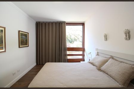 Casa à venda com 480m², 4 quartos e 5 vagas Casa à venda com 480m², 4 quartos e 5 vagasSuíte 2