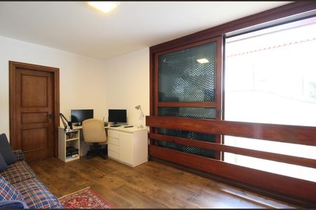 Casa à venda com 480m², 4 quartos e 5 vagas Casa à venda com 480m², 4 quartos e 5 vagasSuíte 3