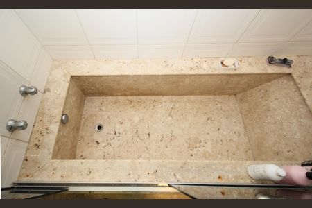 Casa à venda com 480m², 4 quartos e 5 vagas Casa à venda com 480m², 4 quartos e 5 vagasBanheiro suíte 1