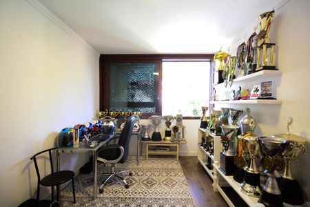 Casa à venda com 480m², 4 quartos e 5 vagas Casa à venda com 480m², 4 quartos e 5 vagasQuarto