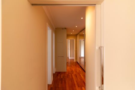 Apartamento à venda com 202m², 3 quartos e 3 vagas Apartamento à venda com 202m², 3 quartos e 3 vagasCloset da suíte 1