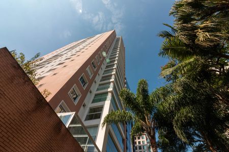 Apartamento à venda com 202m², 3 quartos e 3 vagas Apartamento à venda com 202m², 3 quartos e 3 vagasFachada