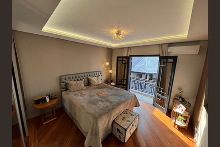 Casa à venda com 500m², 4 quartos e 3 vagas Casa à venda com 500m², 4 quartos e 3 vagasSuíte