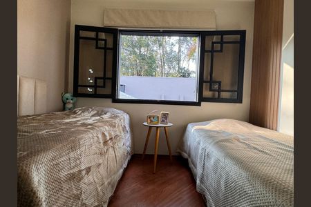 Casa à venda com 500m², 4 quartos e 3 vagas Casa à venda com 500m², 4 quartos e 3 vagasQuarto