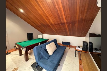 Casa à venda com 500m², 4 quartos e 3 vagas Casa à venda com 500m², 4 quartos e 3 vagasSala de Jogos