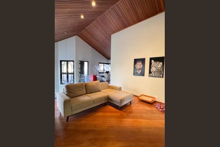 Casa à venda com 500m², 4 quartos e 3 vagas Casa à venda com 500m², 4 quartos e 3 vagasSala de TV