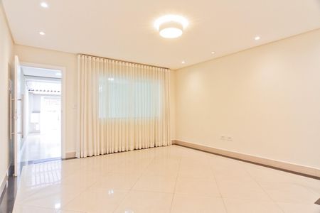 Sala de casa à venda com 3 quartos, 151m² em City América, São Paulo