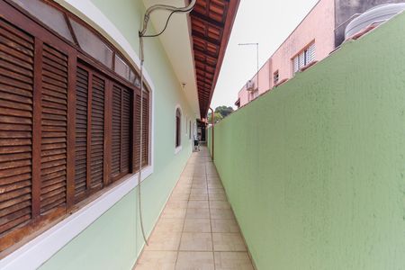 Casa à venda com 250m², 3 quartos e 4 vagas Casa à venda com 250m², 3 quartos e 4 vagasCorredor Externo