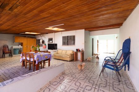 Casa à venda com 140m², 3 quartos e 2 vagasChurrasqueira