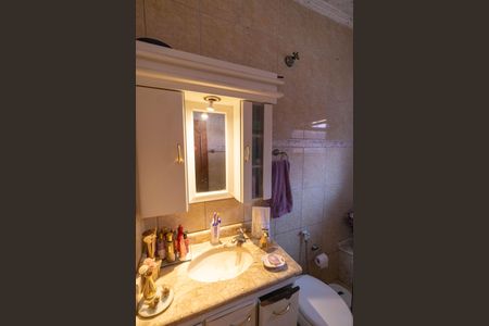 Casa à venda com 140m², 3 quartos e 2 vagasBanheiro