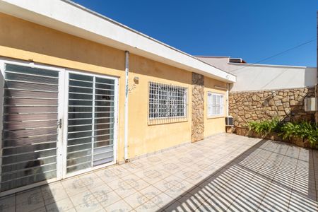 Casa à venda com 140m², 3 quartos e 2 vagasGaragem