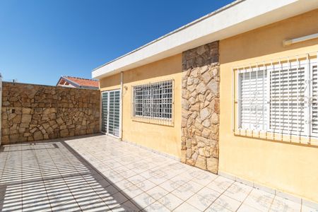 Casa à venda com 140m², 3 quartos e 2 vagasGaragem
