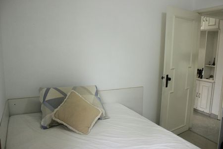 Apartamento à venda com 96m², 3 quartos e 2 vagasQuarto 2