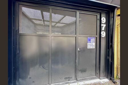 Casa à venda com 130m², 3 quartos e 1 vaga Casa à venda com 130m², 3 quartos e 1 vagaFachada