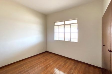 Casa à venda com 344m², 3 quartos e 2 vagas Casa à venda com 344m², 3 quartos e 2 vagasQuarto 2