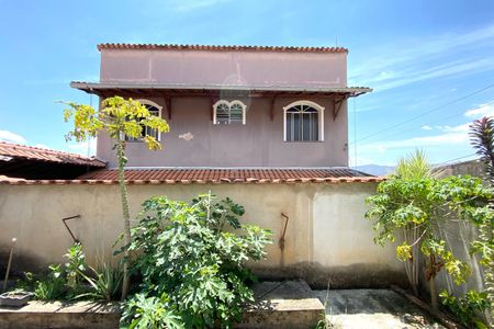 Casa à venda com 344m², 3 quartos e 2 vagas Casa à venda com 344m², 3 quartos e 2 vagasEdícula