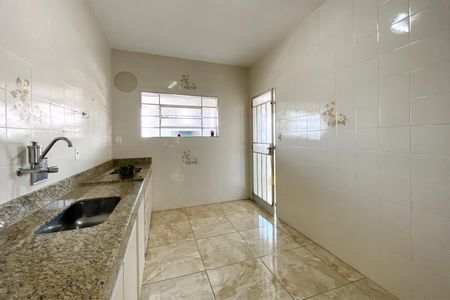 Casa à venda com 344m², 3 quartos e 2 vagas Casa à venda com 344m², 3 quartos e 2 vagasCozinha