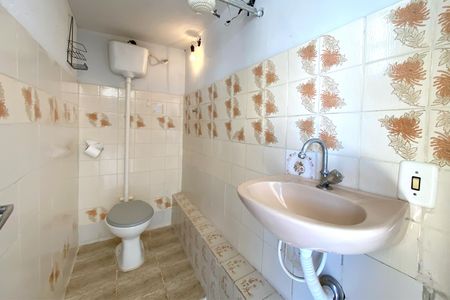 Casa à venda com 344m², 3 quartos e 2 vagas Casa à venda com 344m², 3 quartos e 2 vagasBanheiro de serviço