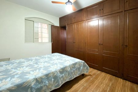 Casa à venda com 344m², 3 quartos e 2 vagas Casa à venda com 344m², 3 quartos e 2 vagasSuite 1