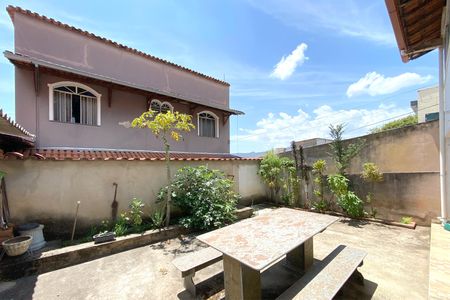 Casa à venda com 344m², 3 quartos e 2 vagas Casa à venda com 344m², 3 quartos e 2 vagasQuintal