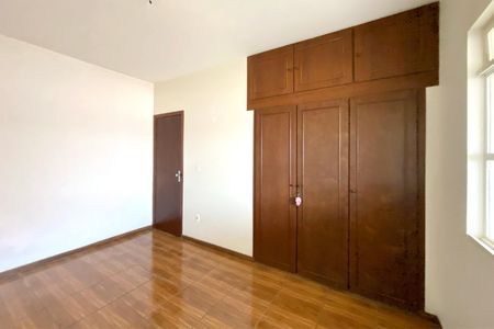 Casa à venda com 344m², 3 quartos e 2 vagas Casa à venda com 344m², 3 quartos e 2 vagasQuarto 3