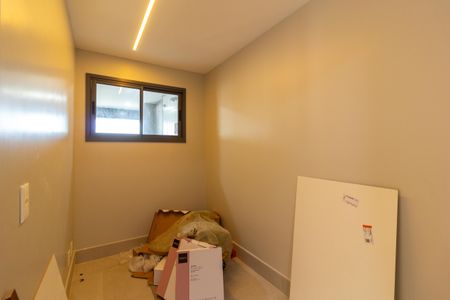 Apartamento à venda com 186m², 4 quartos e 3 vagas Apartamento à venda com 186m², 4 quartos e 3 vagasQuarto de Serviço