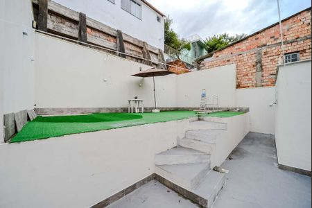 Casa à venda com 103m², 2 quartos e 1 vaga Casa à venda com 103m², 2 quartos e 1 vagaQuintal